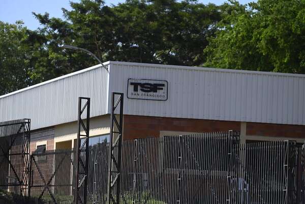 Única fábrica montada por Itaipú en barrio San Francisco es de amigo y pareja de Cartes - Nacionales - ABC Color