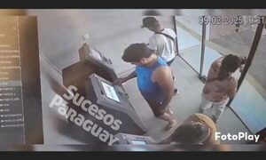 (Video) Hurtó la tarjeta de débito y extrajo ¡39 millones de su suegra!