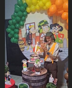 (Video) ¡Celebró sus 91 pirulos con el Chavo del 8!