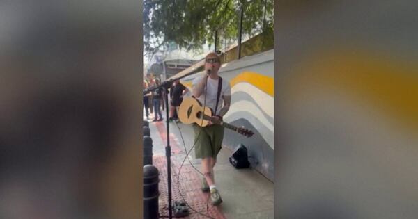 La Nación / Acusan a Ed Sheeran de realizar un show callejero ilegal en India