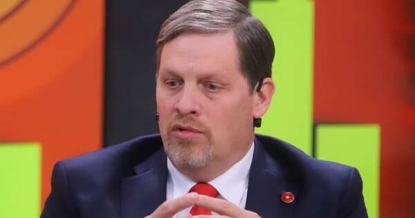 La Nación / Convocatoria a FGE debe ser mediante una sesión extra, explica senador