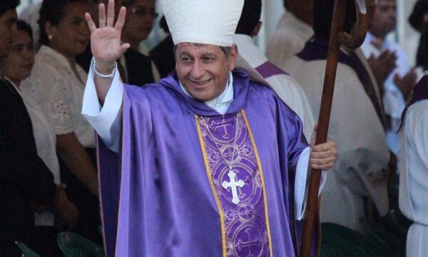 Sector de la ANR ofreció candidatura presidencial a monseñor Ricardo Valenzuela