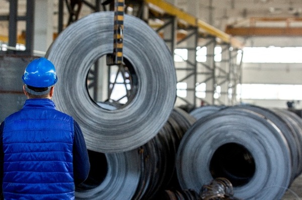EEUU impondr谩 este lunes aranceles del 25% contra el acero y el aluminio