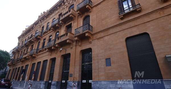 La Nación / Instan a jubilados a completar censo del MEF para evitar bloqueo de tarjeta de cobro