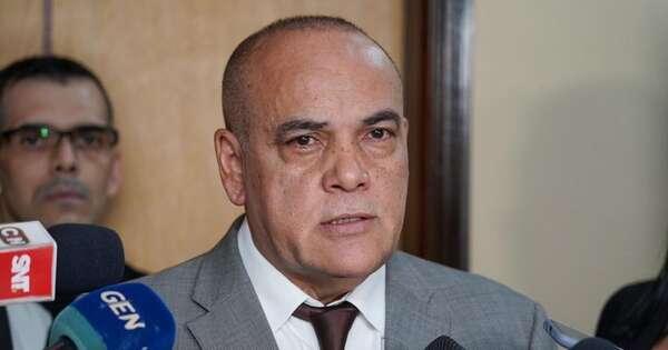 La Nación / “Esto es muy grave”, dice Bachi e insiste que Comisión Antilavado debe indagar aporte de Gomes a Abdo