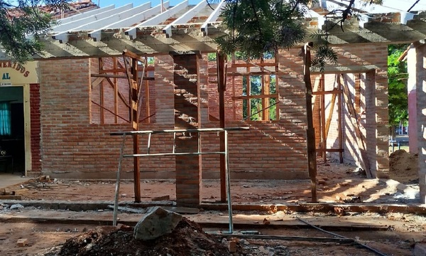 Aula prometida por Severo Ríos está inconclusa a dos semanas de inicio de clases - OviedoPress