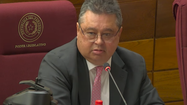 "Caiga quien caiga, se debe investigar", dice Leite sobre chats de Lalo Gomes