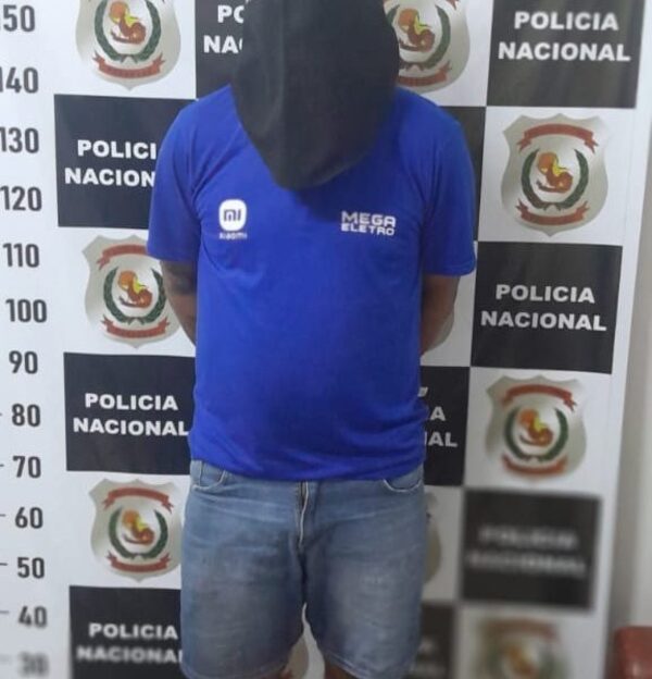 Cae funcionario infiel que intentó robar tres celulares del local donde trabajaba