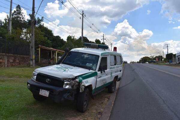 Ambulancia del Ministerio de Salud involucrada en un accidente con derivación fatal - Nacionales - ABC Color
