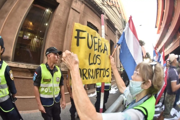 Ciudadanos se manifestaron frente al JEM exigiendo el fin de la corrupción institucional