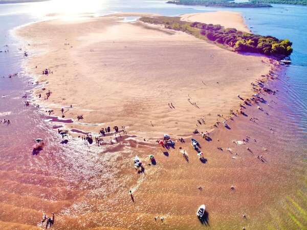 Turismo en auge: miles de visitantes dinamizan la economía de Ñeembucú - Economía - ABC Color