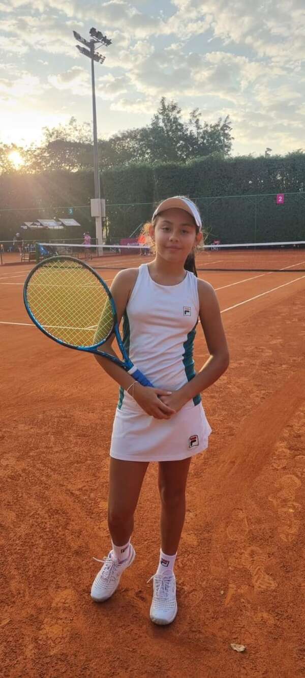 Tenis: Martina Mora  saca pecho por guaraníes - Polideportivo - ABC Color