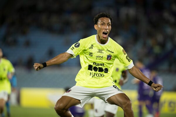 Versus / ¡Confirmado el rival copero de Cerro Porteño!