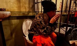 (GALERÍA)Malala Olitte: “¿Alguien le puede avisar a nuestra familia que estamos presos?”