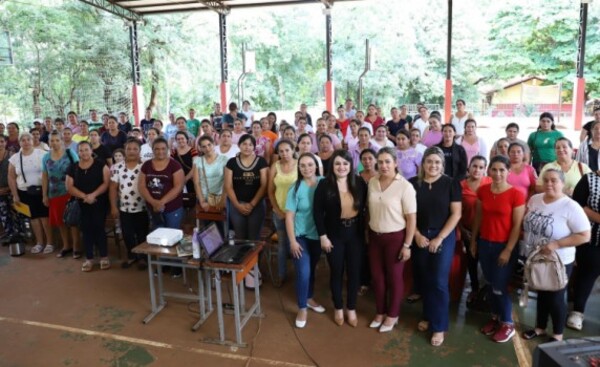 Gobernación de Alto Paraná capacita a 1.800 cocineras para Hambre Cero