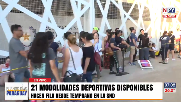 Padres forman filas para inscribir a sus hijos en las escuelas deportivas de la SND