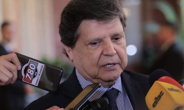 Euclides sobre chats filtrados con “Lalo”: “No niego ni confirmo”, dice