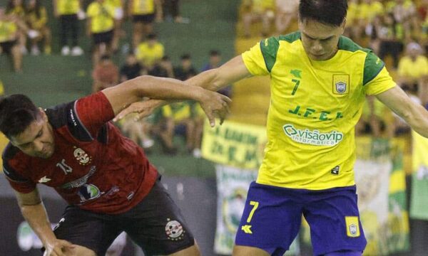 Franco se hizo fuerte en casa ante Oviedo
