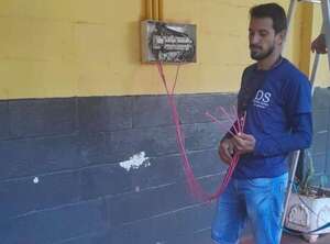 Hurto de cables deja cinco aulas sin electricidad en Hernandarias, a días del inicio de clases - ABC en el Este - ABC Color