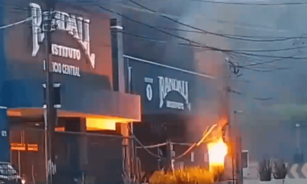 Calor intenso provocó una serie de explosiones y cortocircuito sobre la Avda. España