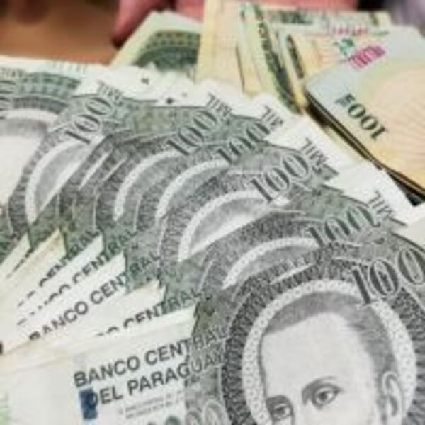MEF redujo al 60% uso de ingresos tributarios para pago de salarios :: Presidencia de la República del Paraguay