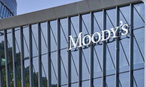 Alertan que Moody’s podría revertir grado de inversión tras escándalos de los chats de “Lalo” Gomes