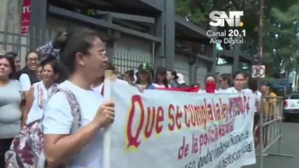Aspirantes a ISEPOL protestan tras ser excluidas pese a cumplir requisitos - SNT