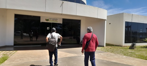 La Oficina de Tercera Edad de Cambyreta sigue brindando asesoría sobre subsidios