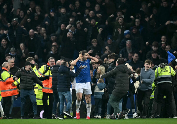 Versus / Everton empata agónicamente al Liverpool en último derbi en Goodison Park