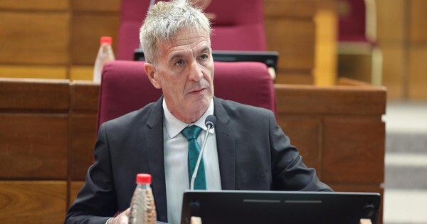 Los periodistas de ABC cruzan a Vargas Peña por acusar a una colega de haber filtrado los chats