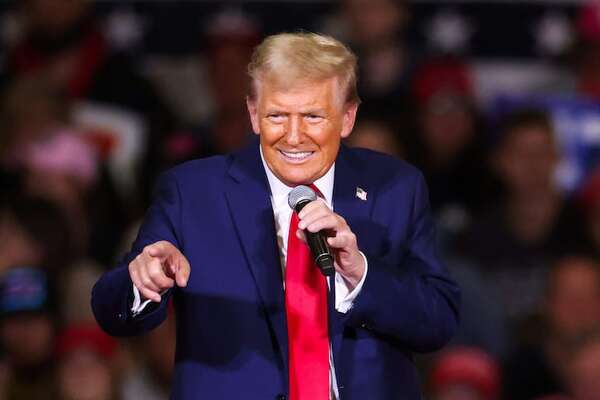 Trump ordena “reformar” el cuerpo diplomático de EEUU para alinearlo con su política - Mundo - ABC Color