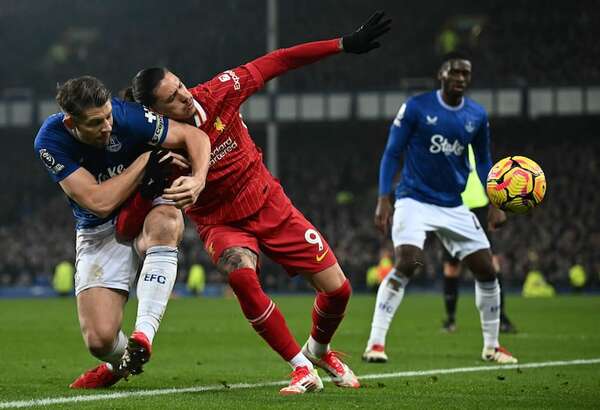 Liverpool cede polémico empate, pero amplía su ventaja en la Premier - Fútbol Internacional - ABC Color