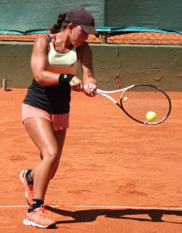 Auspicioso debut de Valeria Santander en el Asunción Bowl - .::Agencia IP::.