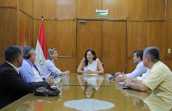 Ministra sometida a oscuros intereses privados confirma cancelación de obras de la ANNP en Franco - La Clave