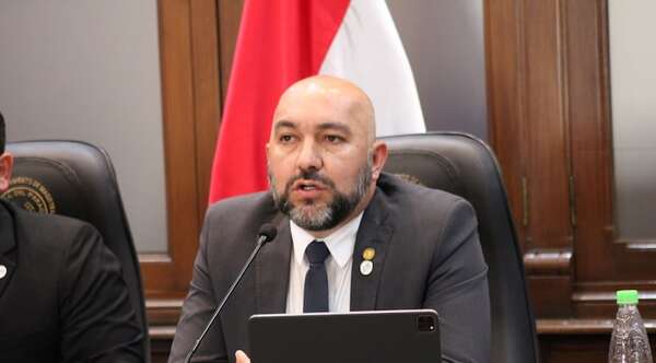 Inicia investigación contra Arévalo