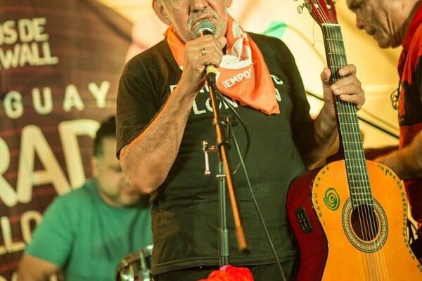 “Cantando guaranias por los barrios de Asunción”, Pachín Centurión en el Mercado Nº1