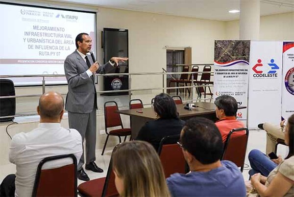 Presentan proyecto de mejoramiento vial de la Ruta PY07 a comunidad de Alto Paraná y medios de prensa | DIARIO PRIMERA PLANA