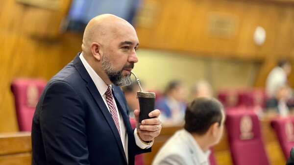 Comisión Permanente convoca a sesión extra de Diputados para tratar renuncia de Arévalo - Política - ABC Color