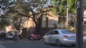 Cruce con luz amarilla en Asunción dejaría de ser falta grave - SNT