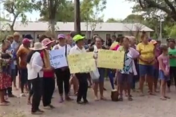 Vecinos de Remansito siguen sin agua potable pese a reclamos - SNT