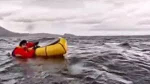 Una ballena traga y escupe a un hombre en Chile - Noticiero Paraguay
