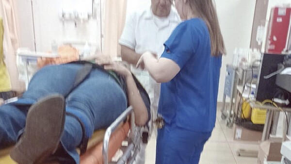 Una mujer cayó del micro tras discutir con el chofer