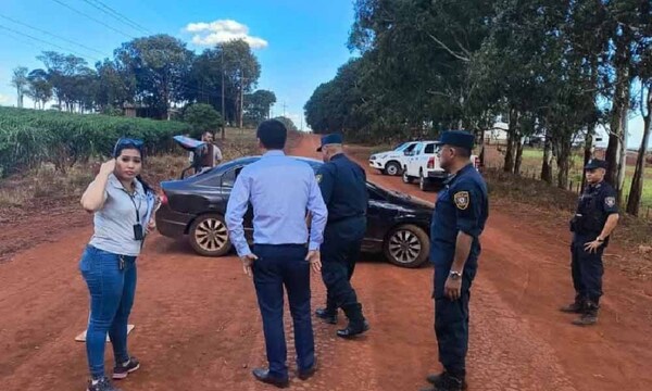Delincuentes abandonan auto con armas tras enfrentamiento y persecución en Itapúa – Prensa 5
