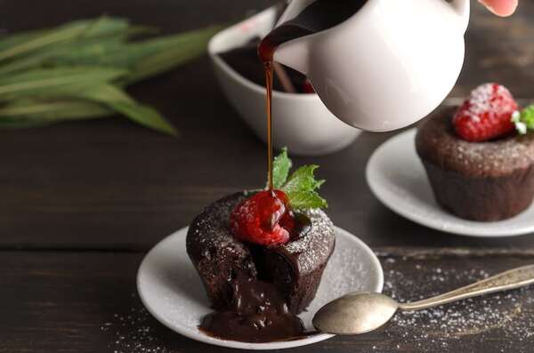 ¿Te animás a hacer un volcán de chocolate para tu enamorada o enamorado? Seguí esta receta - Gastronomía - ABC Color