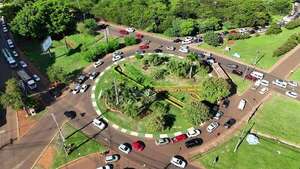 Tránsito vehicular colapsado en al menos diez puntos de Ciudad del Este - ABC en el Este - ABC Color