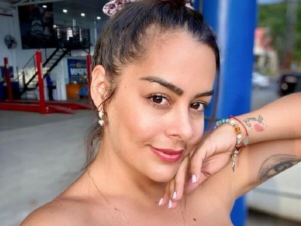 Larissa le prometió a Carmiña, en Kaos, que mañana va a presentar a su nuevo novio