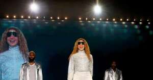 La Nación / Estos fueron los looks que Shakira usó en el primer concierto de su gira mundial