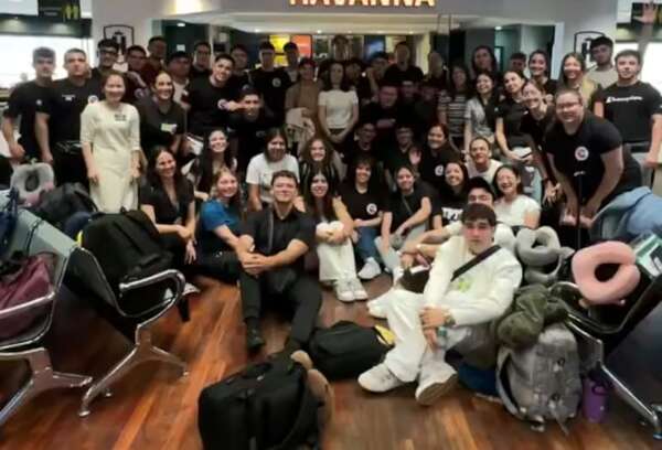 Video: 80 universitarios paraguayos viajaron a Taiwán para continuar sus estudios - Nacionales - ABC Color