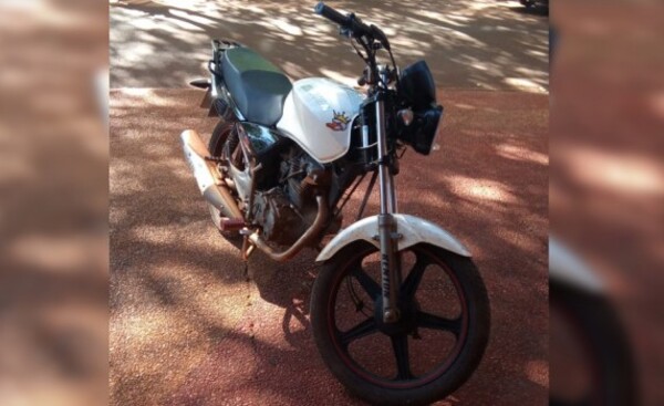 Bajan la llave eléctrica para hurtar motocicleta de un inquilinato