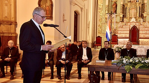 UCA renueva rector después de 10 años